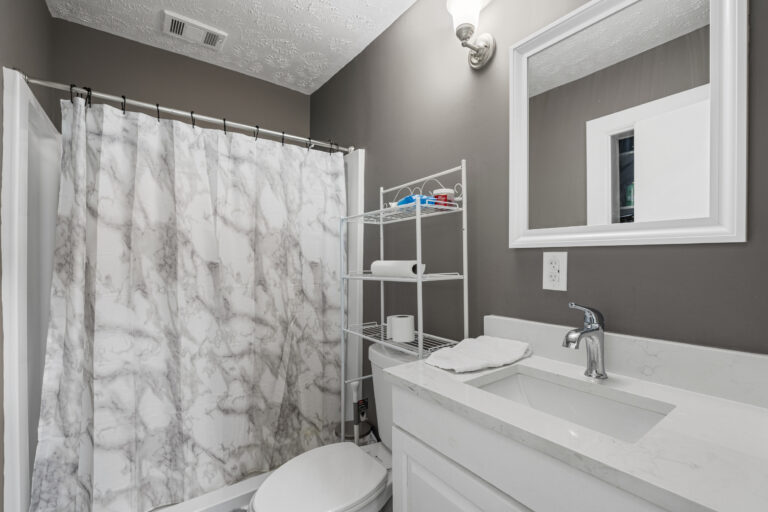184 30th Ave, Columbus, GA: updated bathroom
