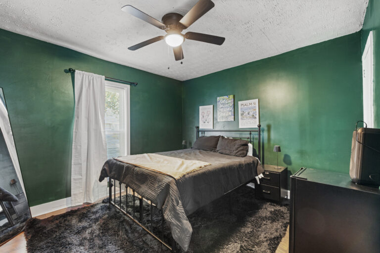 184 30th Ave, Columbus, GA: first bedroom